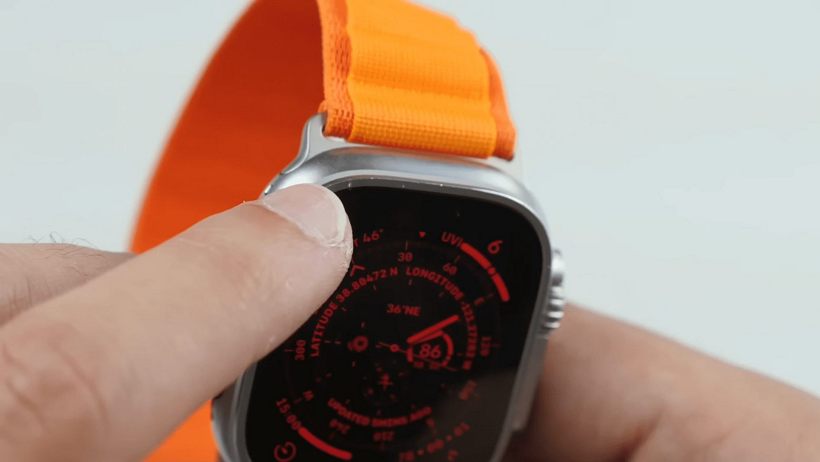 网友锤击 Apple Watch Ultra 测试 ： 岂料桌子先开裂